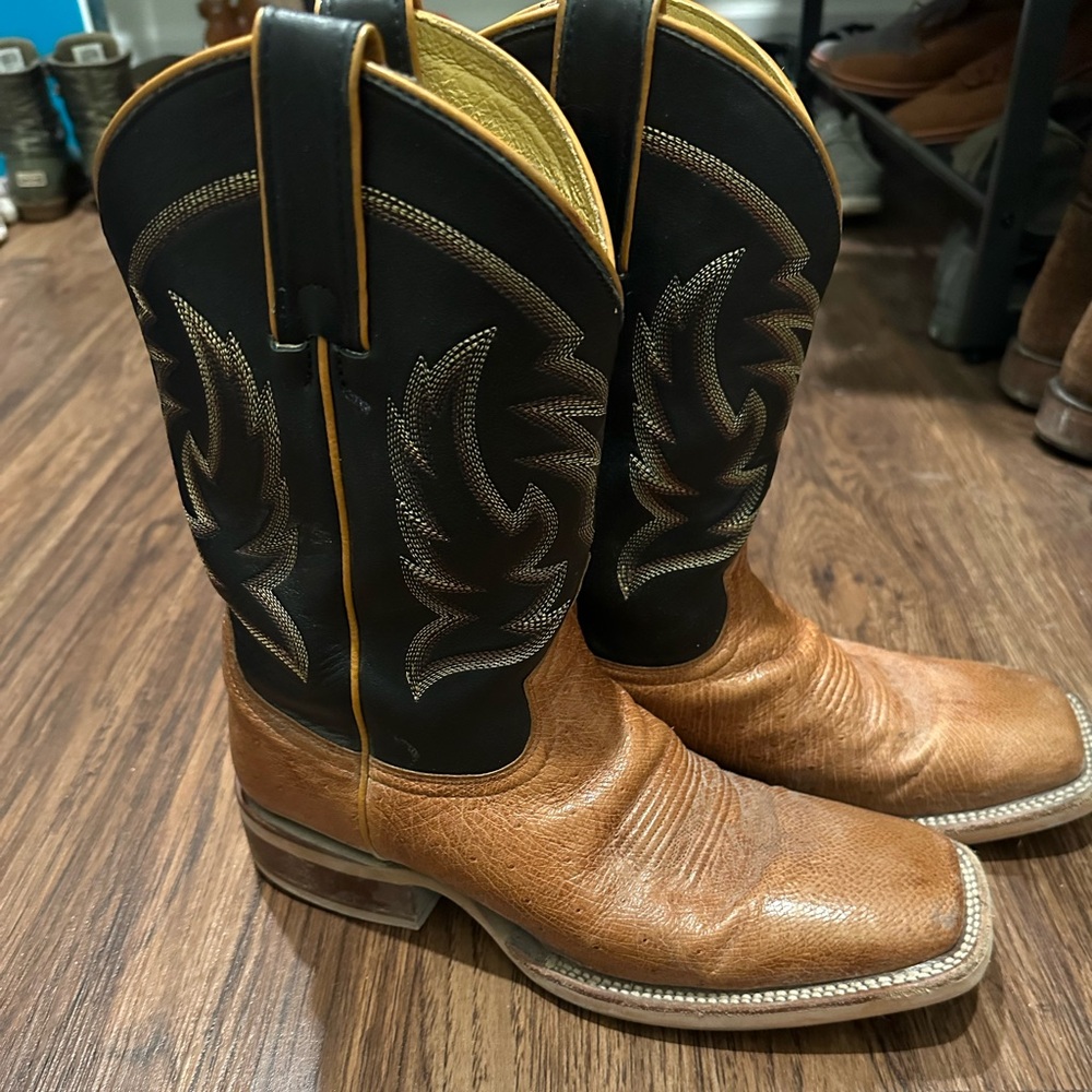 Men’s Justin boots size 9